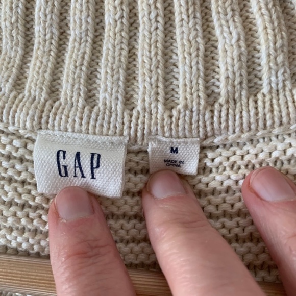 GAP Cream Sweater Vest - Picture 3 of 4